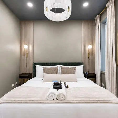 The Velvet Manor Luxe 3br Jacuzzi Garage Apartment Chicago