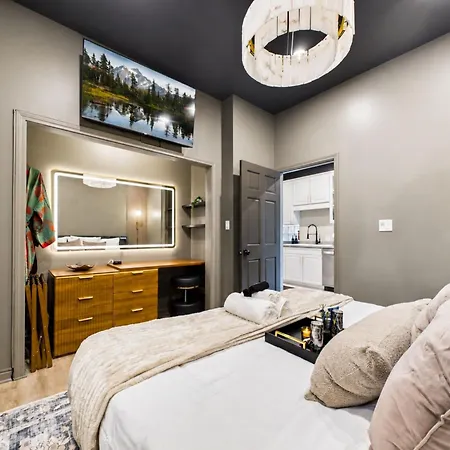 The Velvet Manor Luxe 3br Jacuzzi Garage