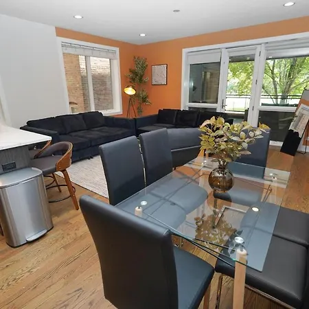 Little Italy 5br With Optional Parking Apartment *
