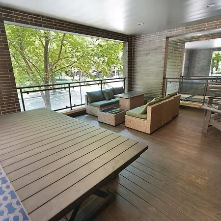 Apartment Little Italy 5br With Optional Parking