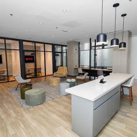 Apartment South Loop 2br Skyline Views - 5 Min To Grant Park