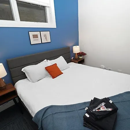 Little Italy 5br With Optional Parking