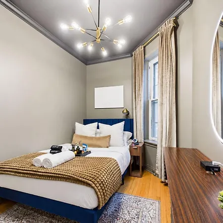 The Velvet Manor Luxe 3br Jacuzzi Garage Chicago