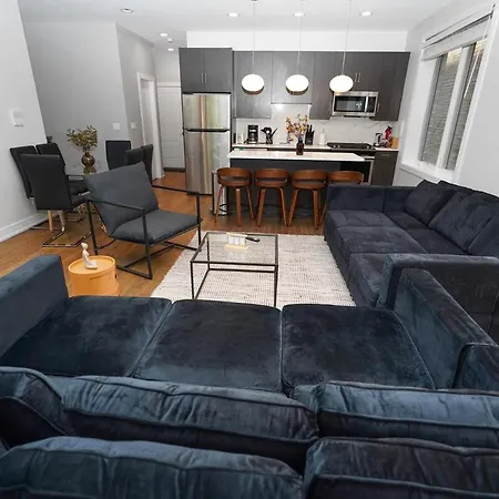 Little Italy 5br With Optional Parking *