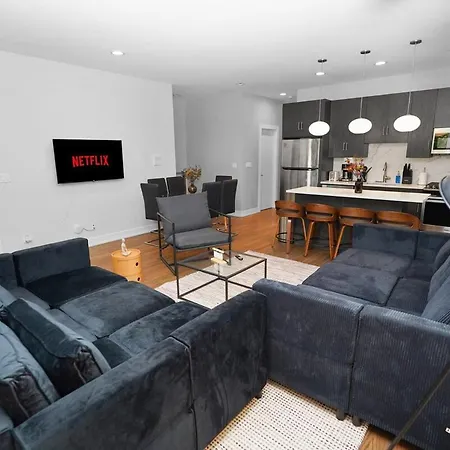 Little Italy 5br With Optional Parking * Chicago