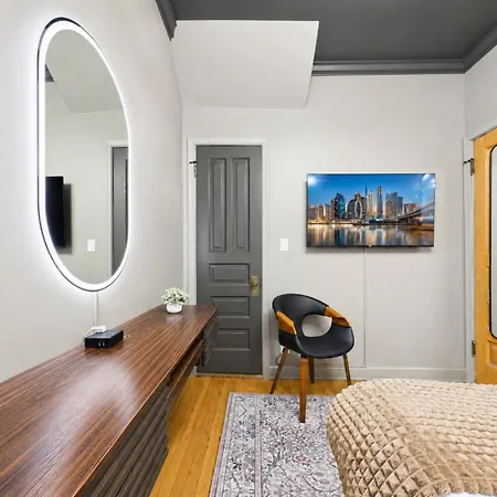 The Velvet Manor Luxe 3br Jacuzzi Garage Apartment Chicago