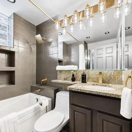 The Velvet Manor Luxe 3br Jacuzzi Garage *