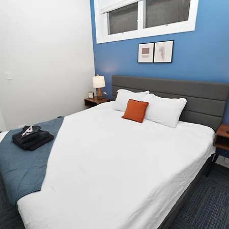Little Italy 5br With Optional Parking Apartment Chicago