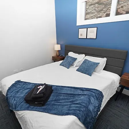 Little Italy 5br With Optional Parking *