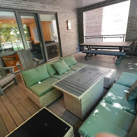 Little Italy 5br With Optional Parking Apartment *