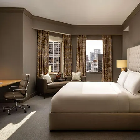 Fairmont Millennium Park 4*