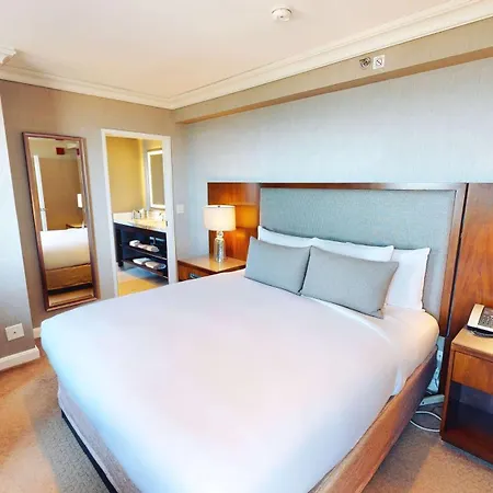Hilton Hotel 3*