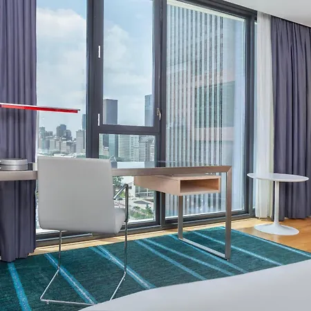 Hotel Radisson Blu Aqua Hotel, 4*