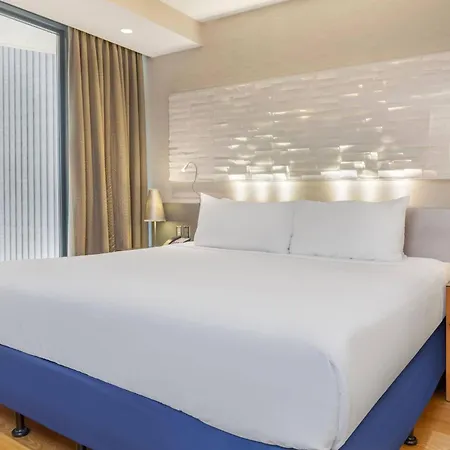 Radisson Blu Aqua Hotel, Hotel