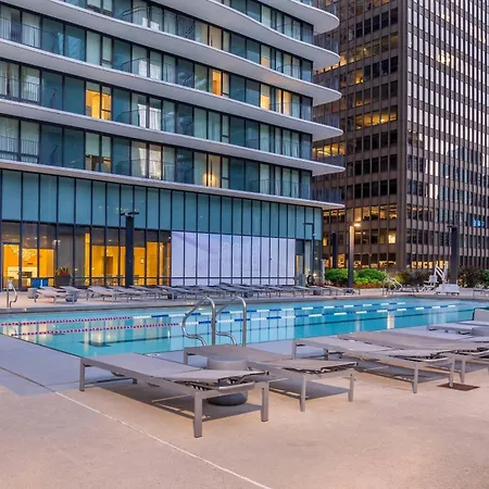 Radisson Blu Aqua Hotel, 4*