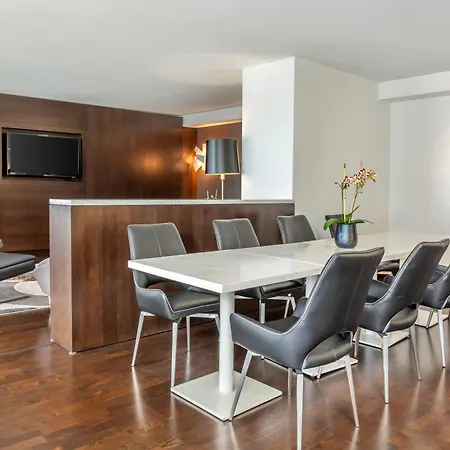 Radisson Blu Aqua Hotel, 4* Chicago