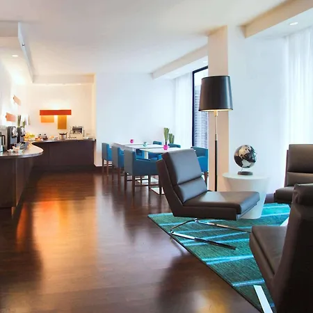 Radisson Blu Aqua Hotel, Hotel Chicago