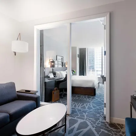 Londonhouse Chicago, Curio Collection By Hilton Chicago