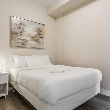 Apartment Double Play Wrigley - Prime Location Across From Wrigley Field & Transit - 2br Apts