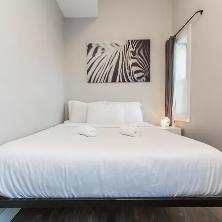 Double Play Wrigley - Prime Location Across From Wrigley Field & Transit - 2br Apts *