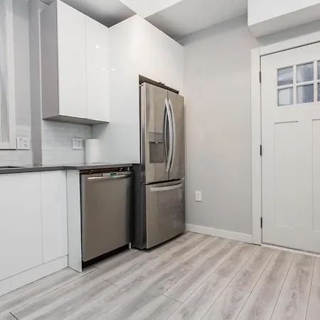 Double Play Wrigley - Prime Location Across From Wrigley Field & Transit - 2br Apts Apartment *
