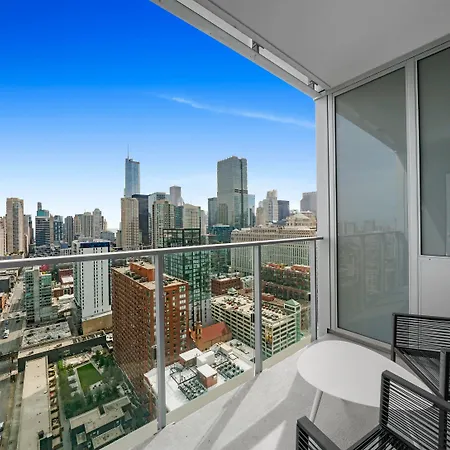 Level - River North Hotel