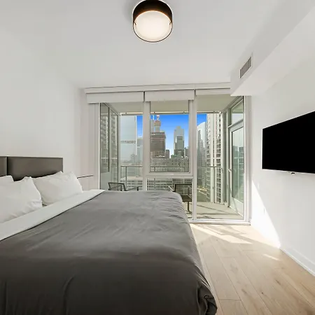 Level - River North 4*