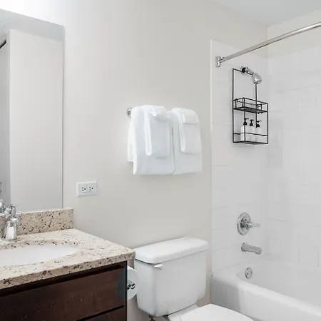 Aparthotel Kasa Magnificent Mile 4*