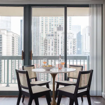 Kasa Magnificent Mile 4* Chicago