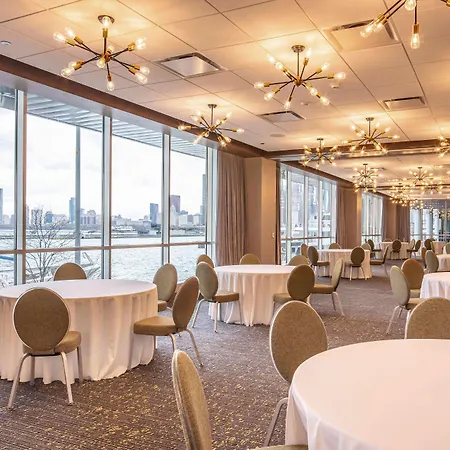 Sable At Navy Pier Chicago, Curio Collection By Hilton 4* Chicago