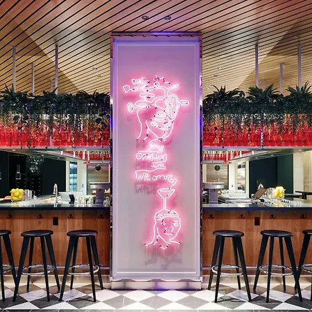 Hotel Citizenm Downtown 4*