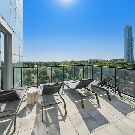 Sentral Michigan Avenue 3*