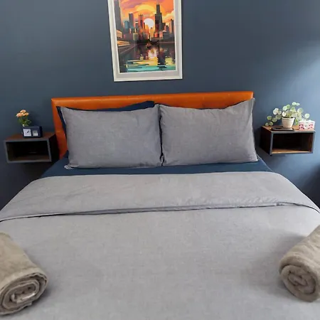 Parthenon Hostel *