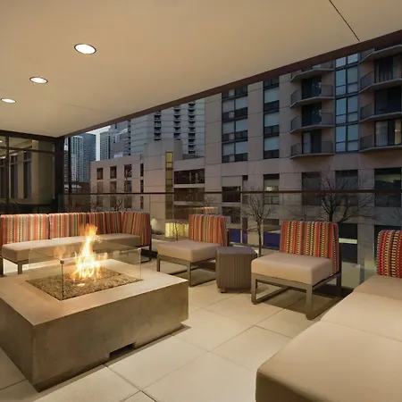 Home2 By Hilton River North Hotel Chicago