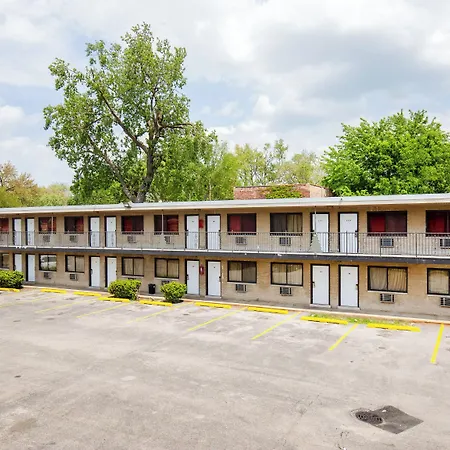 Motel By Oyo I-90 2*