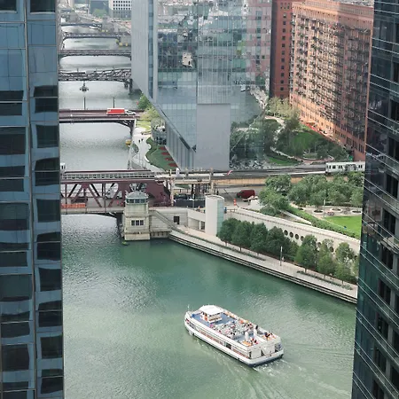 Voco Downtown - Riverwalk By Ihg Hotel Chicago