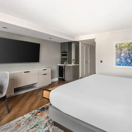 Hilton Grand Vacations Club Magnificent Mile Hotel 3*