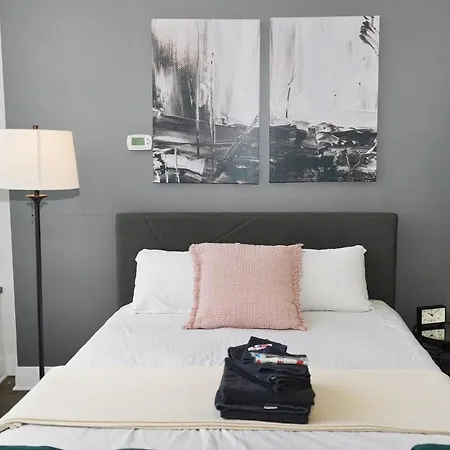 Mccormick Place Beautiful With Optional Parking And Gym Access Sleeps 4 Near Soldier Field And Downtown Apartment *
