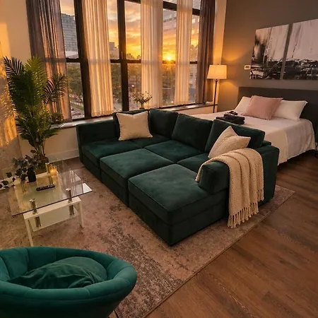 Apartment Mccormick Place Beautiful With Optional Parking And Gym Access Sleeps 4 Near Soldier Field And Downtown Chicago