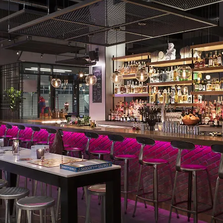 Moxy Downtown