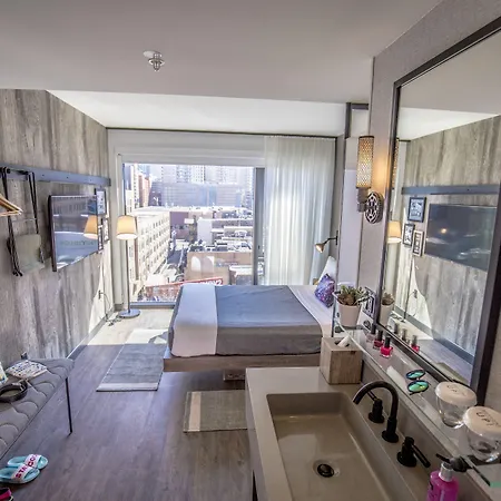 Moxy Downtown 3* Chicago