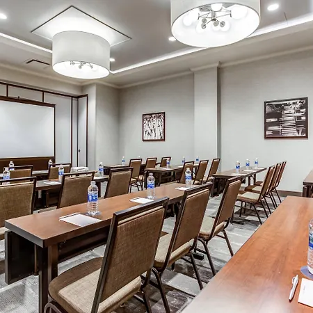 Cambria Loop - Theatre District Hotel 4*