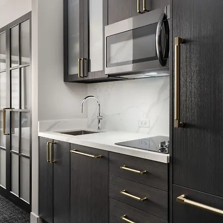 By Marriott Downtown Magnificent Mile 3* Chicago