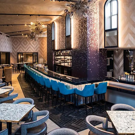Londonhouse Chicago, Curio Collection By Hilton Chicago