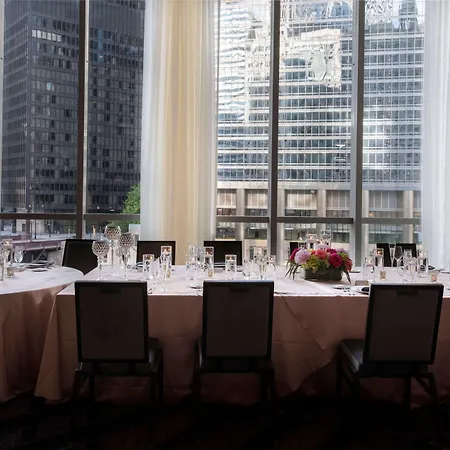 Londonhouse Chicago, Curio Collection By Hilton Chicago