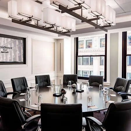 By Marriott Downtown/loop Hotel