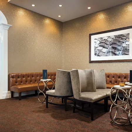 Hotel By Marriott Downtown/loop 3*