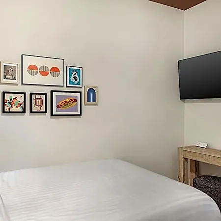 Found Hotels, Chicago, Series By Marriott 3*
