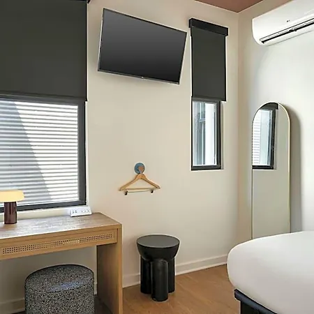 Found Hotels, Chicago, Series By Marriott 3*
