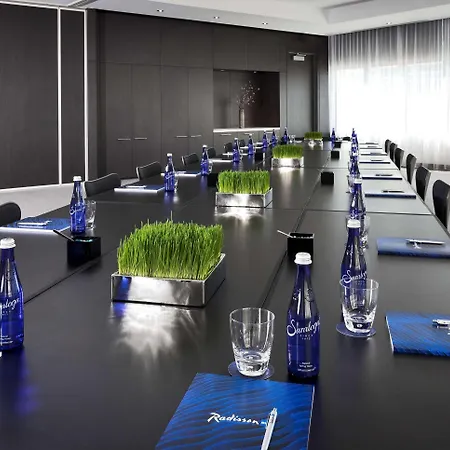 Radisson Blu Aqua Hotel, Chicago